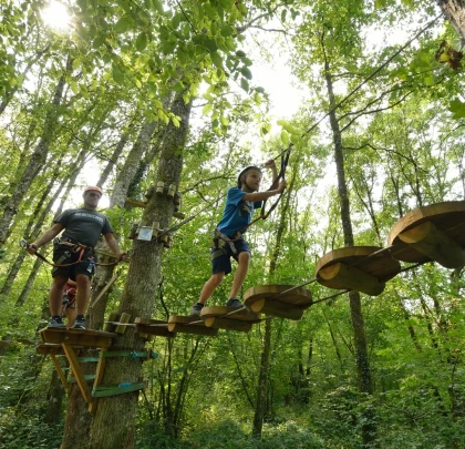 Parcours dans les arbres au CPA Lathus