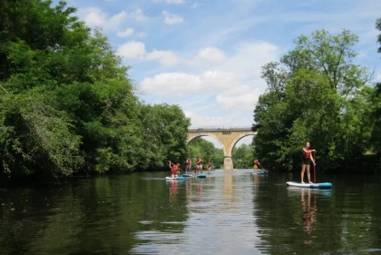 Paddle au CPA Lathus  sur la Gartempe avec vue pont