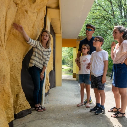 Visite guidée au Roc aux sorciers à l'abri sous roche